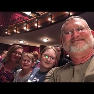 Meet your Posher, Laynie